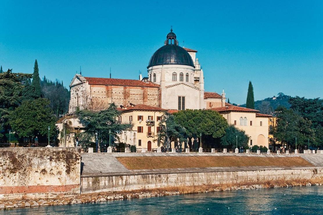 Arena - Verona Centro - Appartamento Elegante Εξωτερικό φωτογραφία