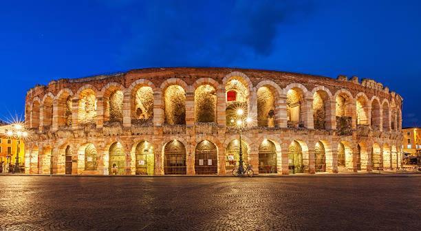 Arena - Verona Centro - Appartamento Elegante Εξωτερικό φωτογραφία